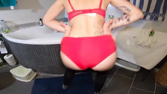 Sensual Amateur Lovers Takeing Hot Tub together Twat Licking and Head / Domina