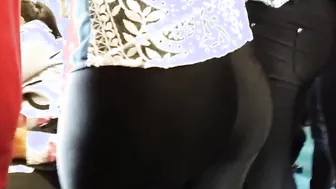 Hottie fat butt into silky african pants