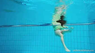 Cutest porn video – Cutest hairiest 18 Nina getting nude underwater