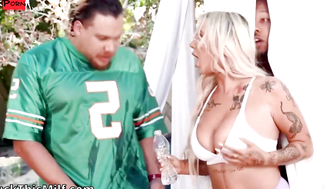 Blonde in tights cheats on boyfriend with black neighbor - Ricky Johnson