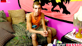 Cute twink Jordan has a hot solo session with a fleshlight
