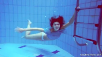 Beauty tight 18 year old Marusia swims nude underwater
