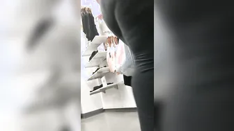 Hips and booty african VPL.