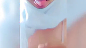 18 adorable bimbos