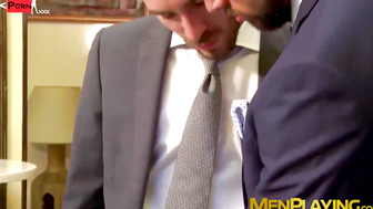 Hot classy hunk Massimo Piano deepthroats big rock hard cock