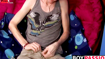 Emo twink Preston Andrews fingers his ass and wanks big cock
