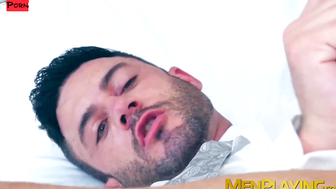 Classy bearded jock Andy Star deepthroats big throbbing cock