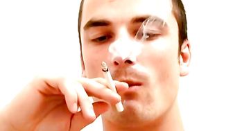 Passionate dick jacking and chainsmoking in the tub by gorgeous Marek