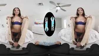 WETVR Turned On Women Takes Time For Sex During Work