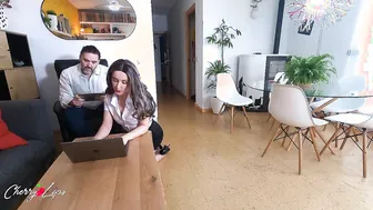 Secretary seduces her boss to got a raise.