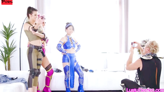 Mortal cumbat cosplay foursome