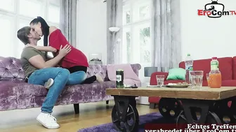 Arschfick porn video – Deutsche dünne brünette MILF bekommt anal fick im kleinen Arsch