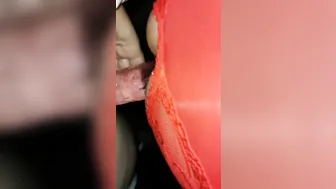Un soir il prend le gode dans son cul en