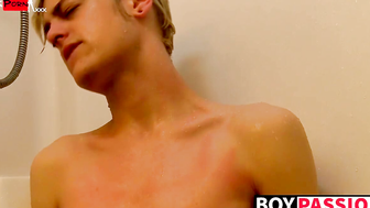 Hung twink Jason Valencia fucks pocket pussy in the shower