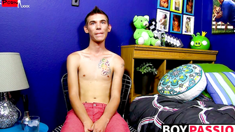 Interviewed porn video – Skinny gay Bentley Ryan interviewed and jerking off to cum