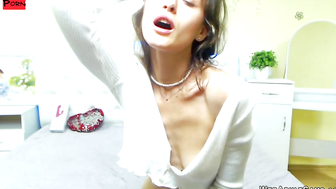 Small tits babe masturbates and cums