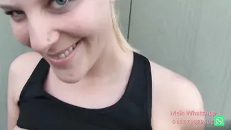 DEUTSCHE BLONDINE ZEIGT IHREN PRALLEN PVC ARSCH