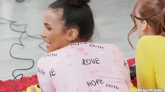 Lesbians fucking