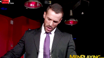 Horny executive hunk Denis Vega drills bartender after work
