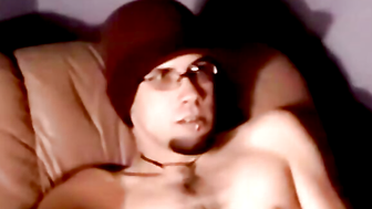 Young amateur with glasses sucked by mature old homosexual