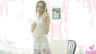 Excited 19yo Scarlett B Grind Herself N Fucks Her Glass