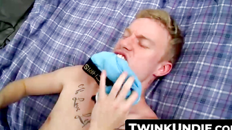 TwinkUndie.com - Sexy Kip's make-out and strip session with adorable Jayden