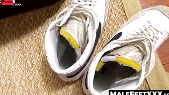 MaleFeetXXX.com - Bearded Maui's shock at waking up to his giant foot being sniffed a