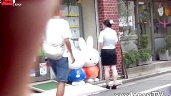 Japanese women in high heels are a subject of sharking