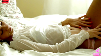 Roxanas Morning Hunger, A Lewd and Irresistible Awakening