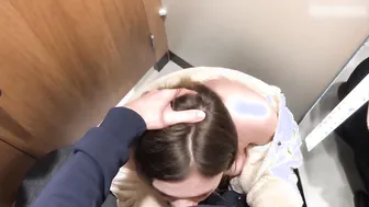 Made a deep fellatio inside a fitting room inside a