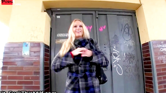 Stranger's Favor - Striptease & Blowjob with Facial from Hot Czech Girl