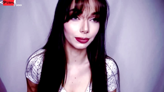 Tempting Twitch Vixen explosive solo performance
