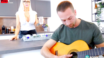 Tania Amazon Ignites Passion with Soulful Melodies
