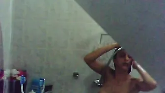 suite belle soeur sous la douche