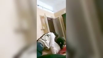 2512 يجيب بنت خاله البيت وعايز ينيكها وهي مش راضية  سكس مصري