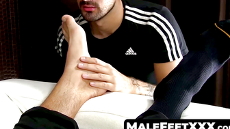 Foot Worship - Young Guys Can't Resist Each Other