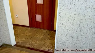 Wifey pays for pizza while hubby is into the shower