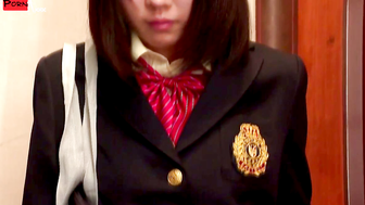 Japanese college girl's Passionate Deepthroat Session