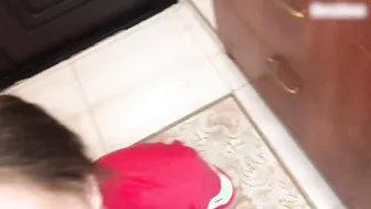 Delivery cunt with mouth offer sloppy head and fucks with his client