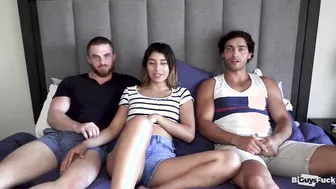 Bae Bottom Boy Joe Tries Topping With Vanessa And Dustin
