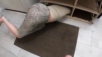 Your stepmom getting stuck and you got to pounded her