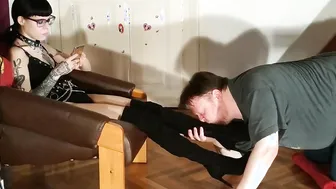 Boot  sweaty sock sniffing toes sub HD