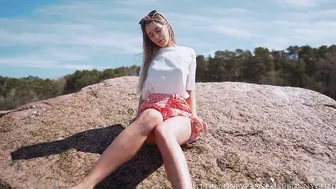 Facesitting Orgasm porn video – Extremely Risky Twat Licking On The Outdoor Beach