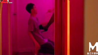 Unleash the Beast Trapped in a Swinging Orgy with Raunchy Footnip and Satisfying Cumslinge