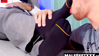 Hairy Heaven Dan Edwards Licks and Sucks His Way to Perfection