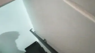 Meu namorado me vendou e chamou um cara do pau grande para