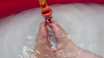 Having Fun inside the water with my toes