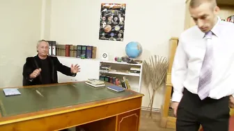 Shows porn video – Ben Dover zeigt den two Schul Schlampen auf was es
