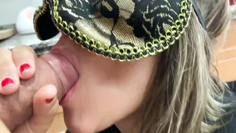 SURPRISE ASSFUCK INTO THE KITCHEN. CUM INSIDE HER MOUTH