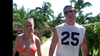 Warning Blonde Bombshells Heading to Cancun